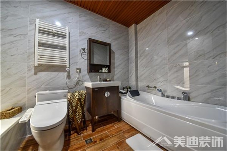 長沙雙灣國際220平裝修案例-衛生間