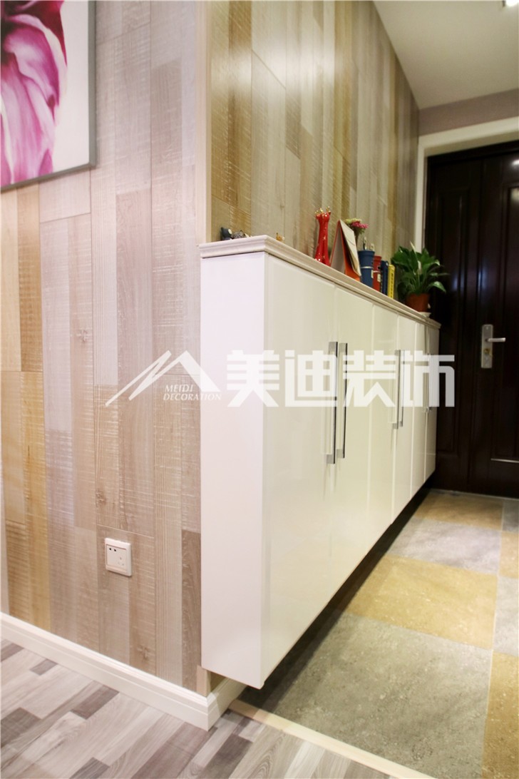 蘭亭玥島現代簡約風裝修案例圖—進門