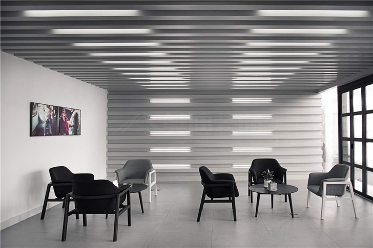 星沙領克4S店2000平工裝現(xiàn)代風裝修案例圖—交車區(qū)