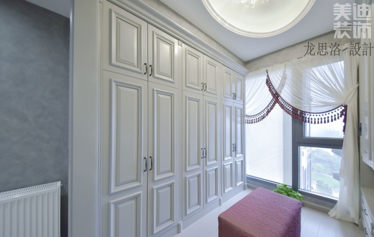 江山一號200平米灰調美式風格實拍案例--衣帽間