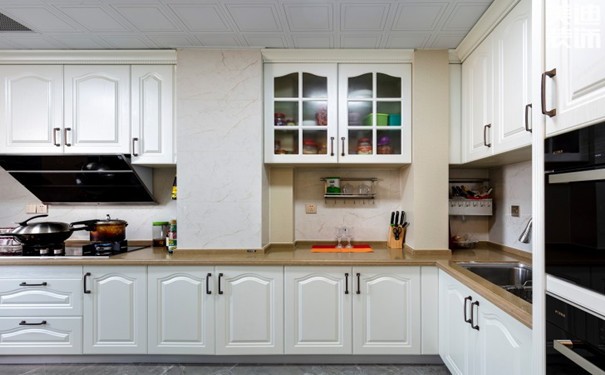 整體廚衛(wèi)吊頂如何選購(gòu)？安裝整體廚衛(wèi)吊頂需注意什么？